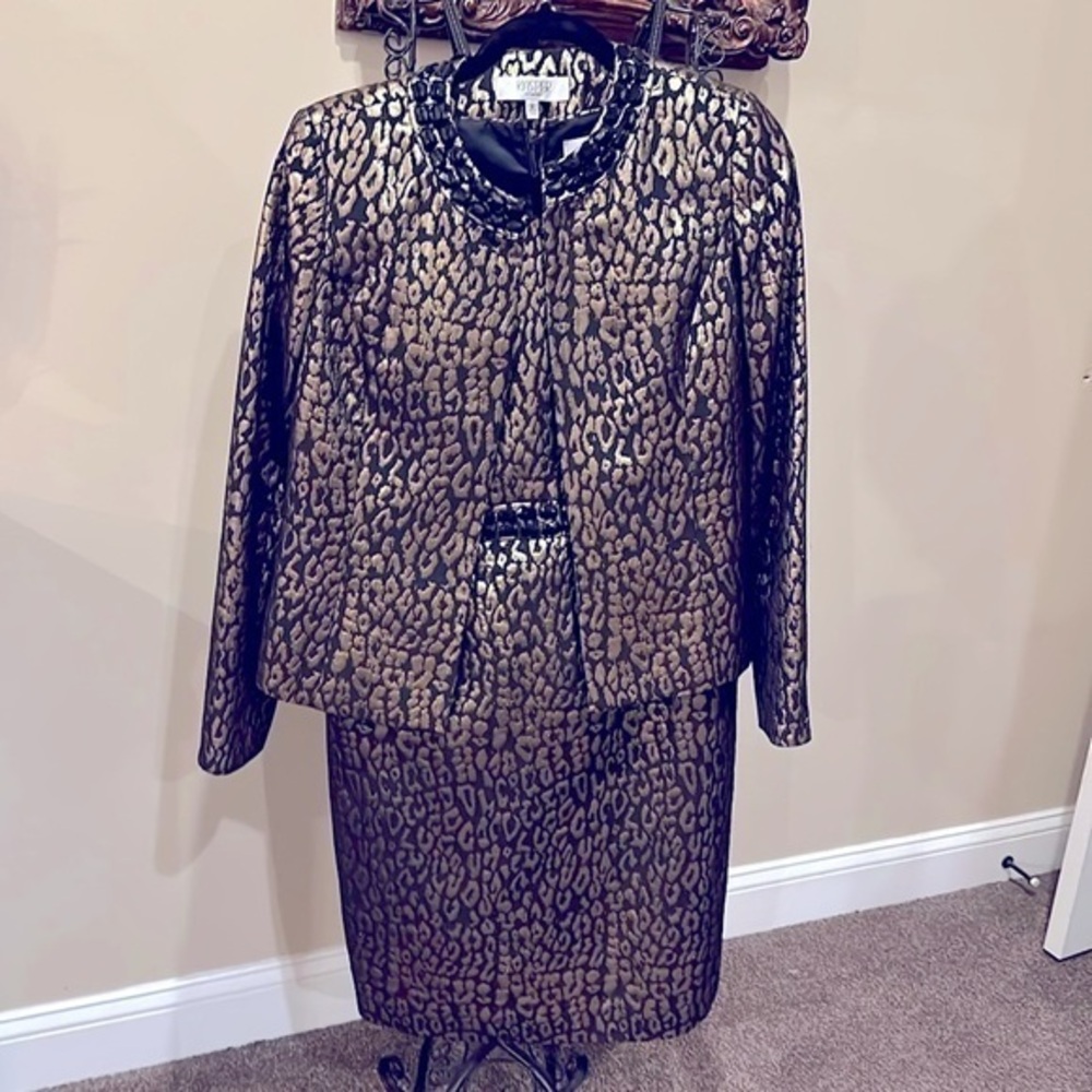 2pcs Kasper black gold dress and jacket set 
 Stone embellished suit metallic 6